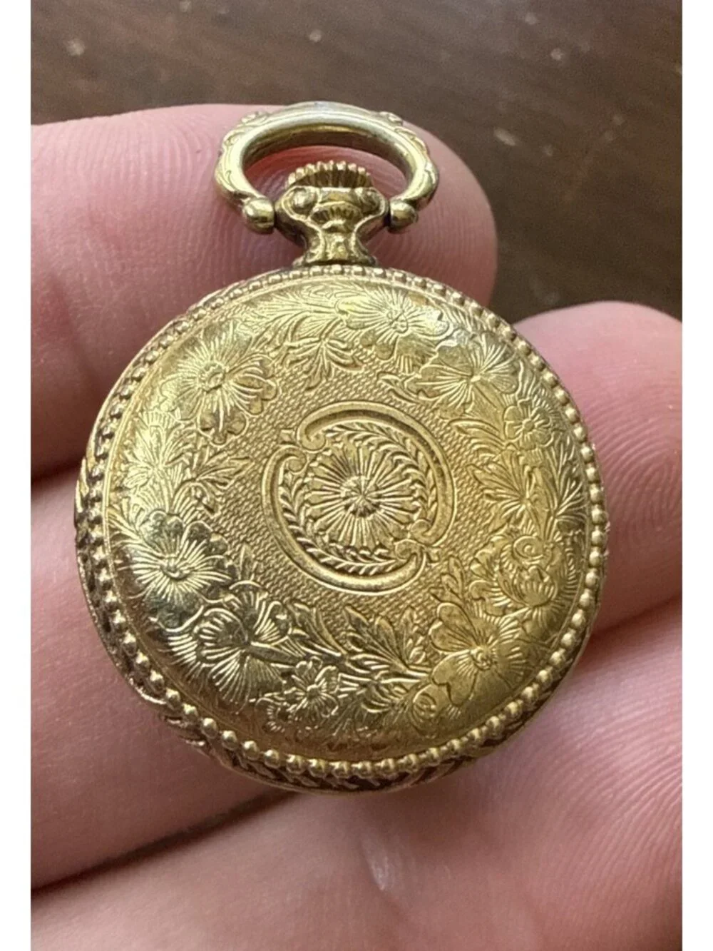 Elgin Mother Of Pearl Dial Ladies Pocket Watch Floral Gold 17 Jewels
